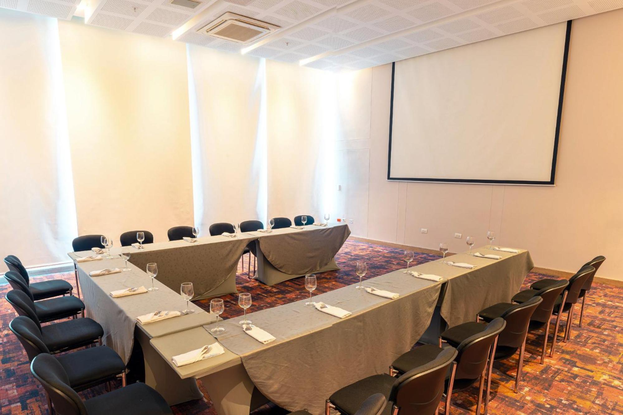 Holiday Inn Cucuta By Ihg Dış mekan fotoğraf Meeting room