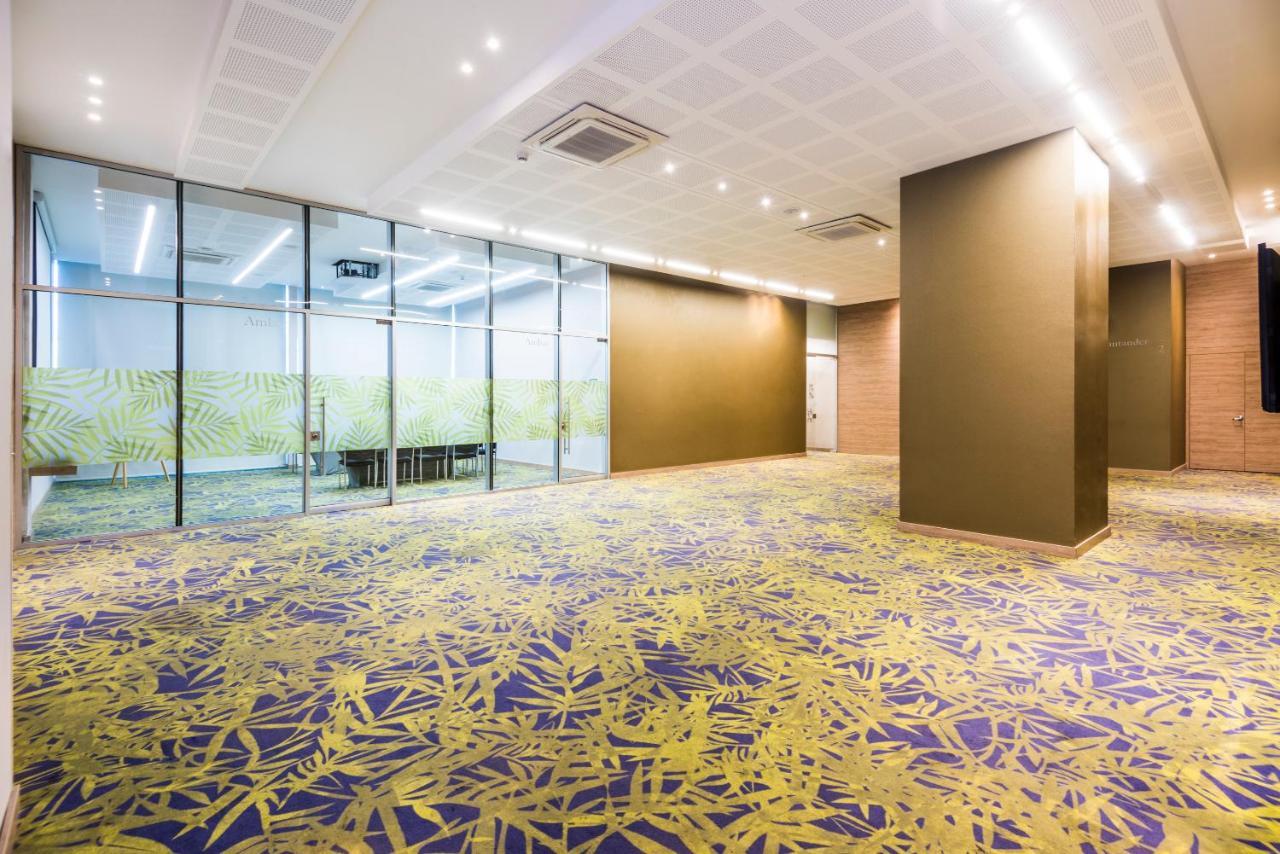 Holiday Inn Cucuta By Ihg Dış mekan fotoğraf Carpet flooring